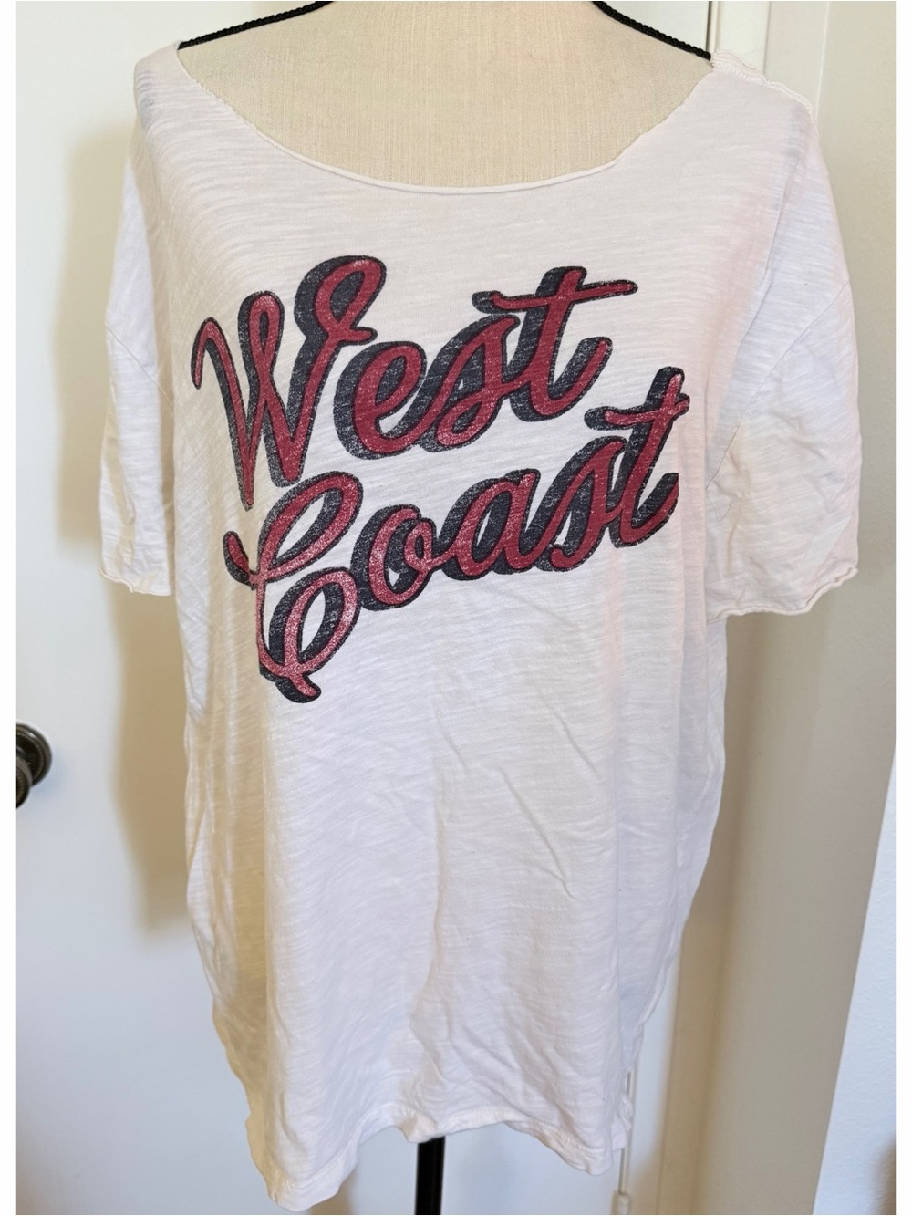 GAP White Short-Sleeve Tee with Red Script "West Coast"